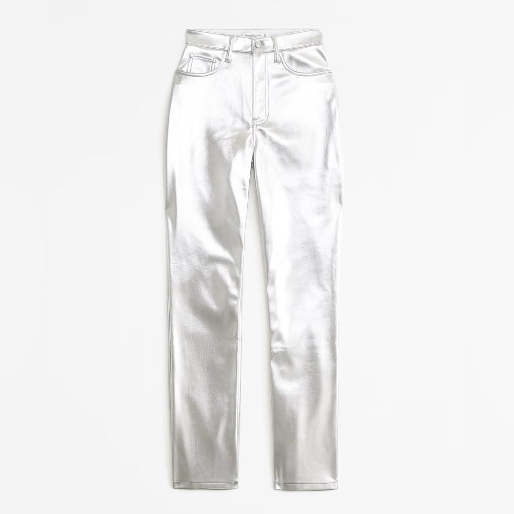 NWT! Curve Love Ultra High Rise 90s Straight Jean Silver